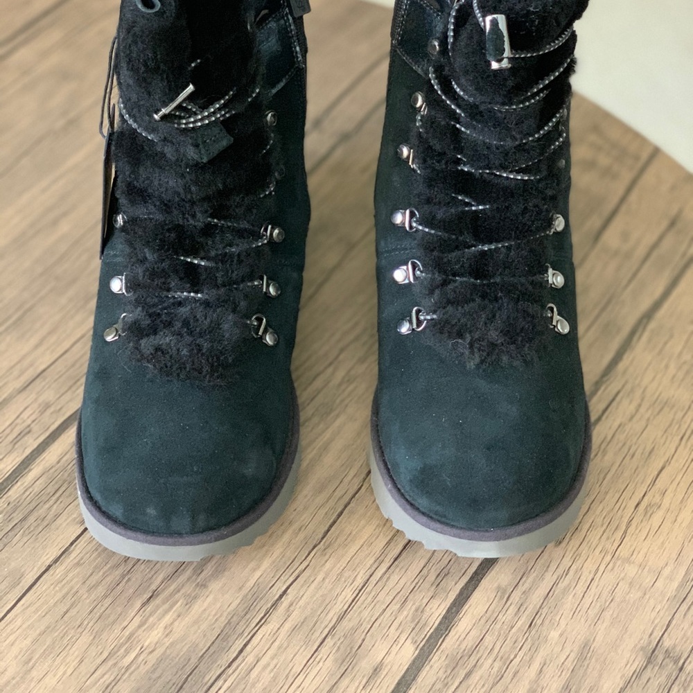 UGG Viki boots
